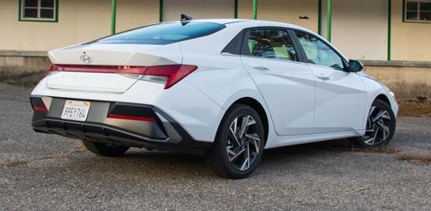 Hyundai Elantra 2025