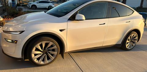 Tesla Model Y 2026