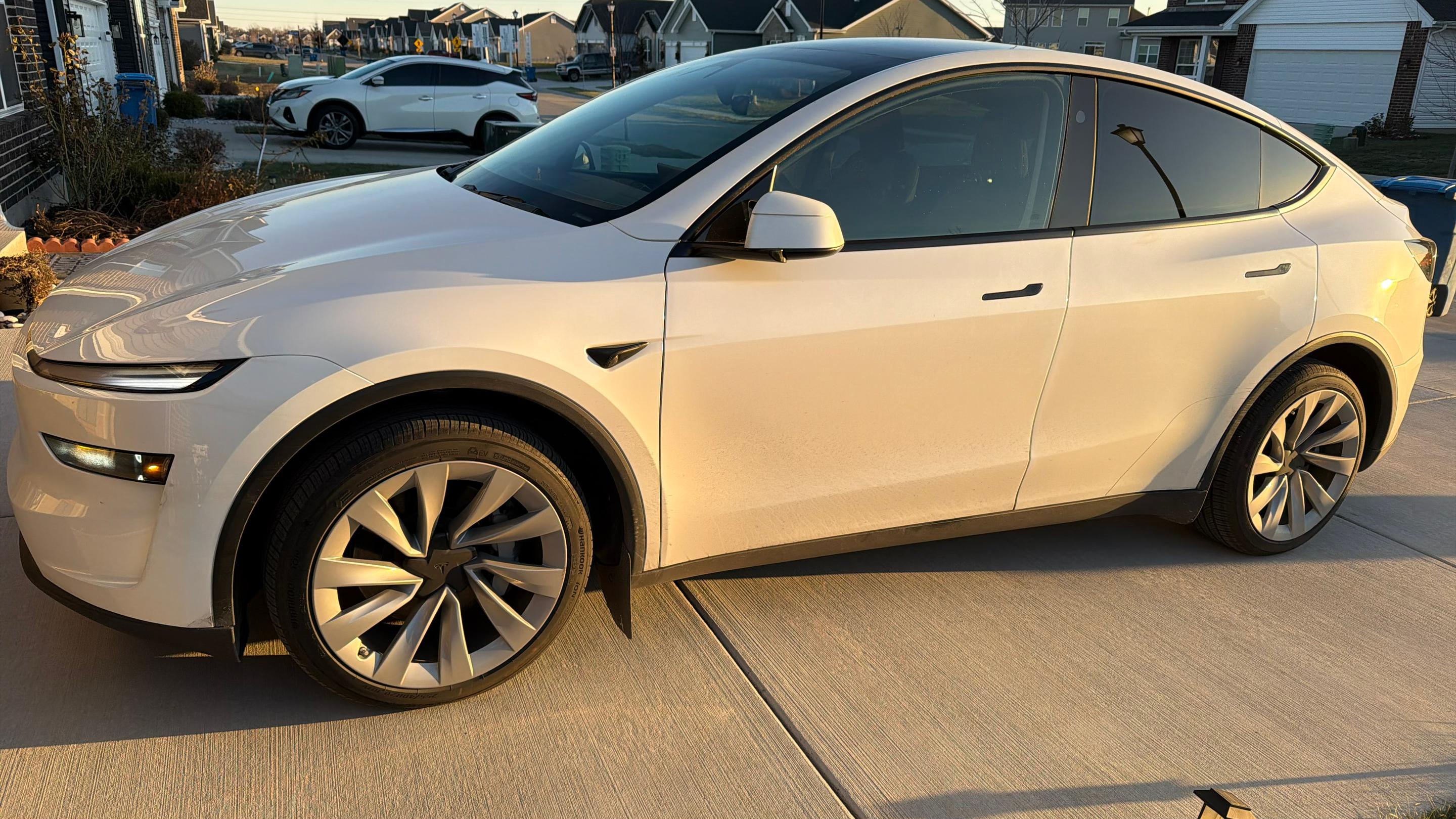 Tesla Model Y 2026 in Saint Charles, MO