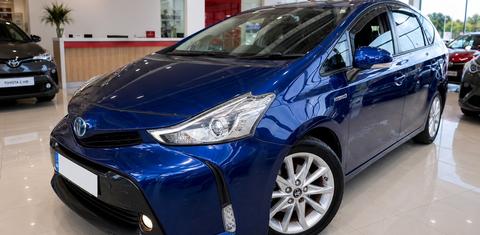 Toyota Prius + 2016