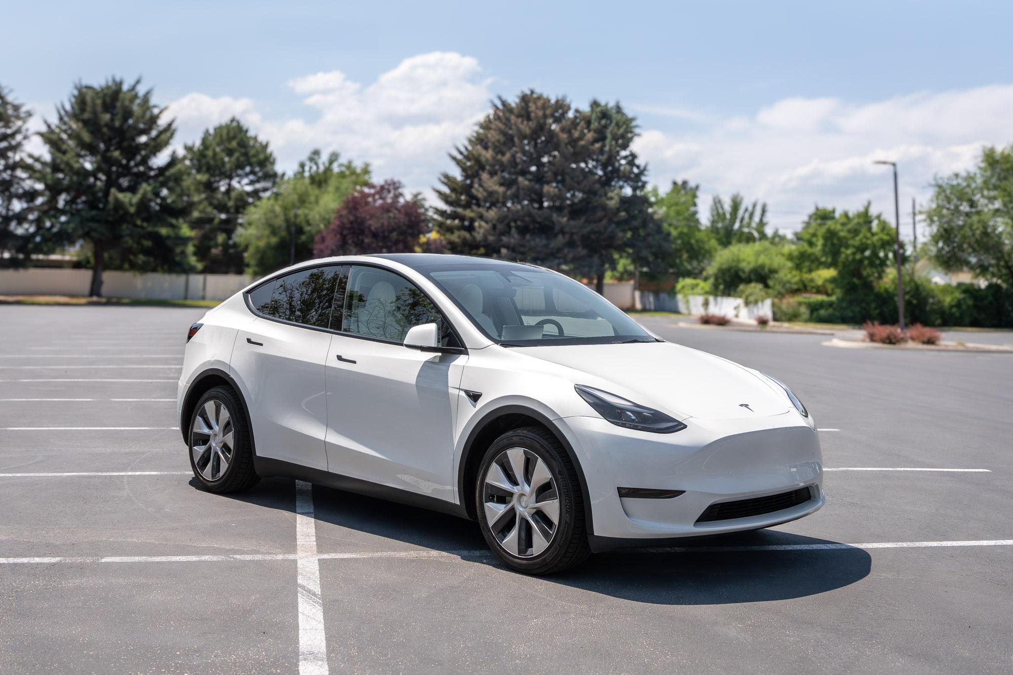Tesla Model Y 2023 in Provo, UT