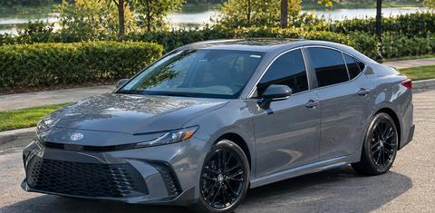 Toyota Camry Hybrid 2025