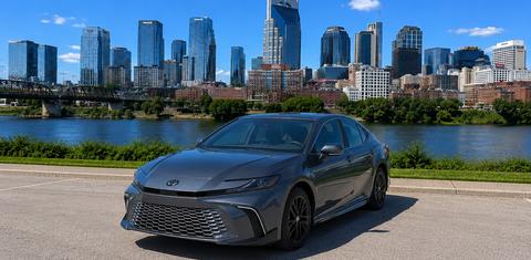 Toyota Camry Hybrid 2026