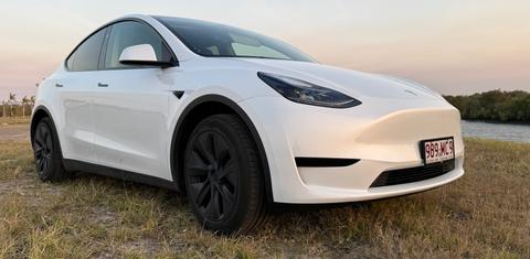 Tesla MODEL Y 2025