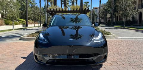 Tesla Model Y 2025