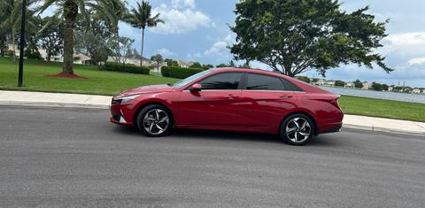 Hyundai Elantra Hybrid 2023