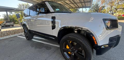 Land Rover Defender 2026