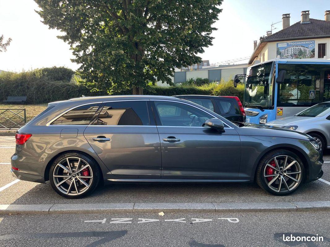 Audi S4 AVANT 2017 à Galluis