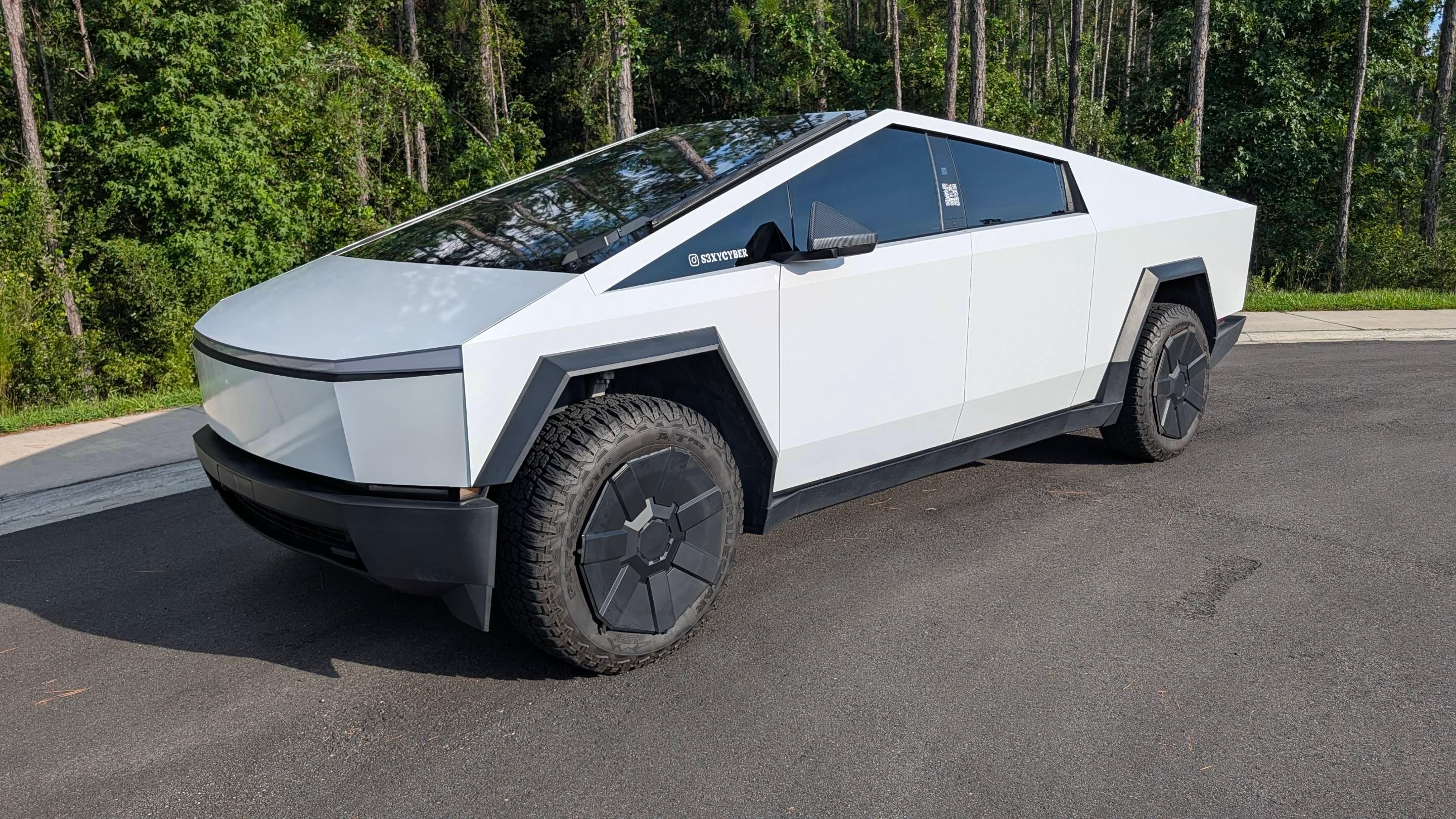 Tesla Cybertruck 2024 in Jacksonville, FL