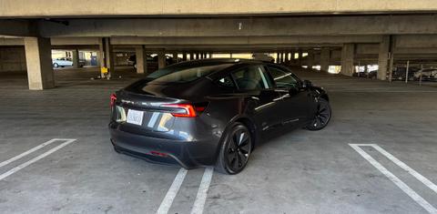 Tesla Model 3 2025