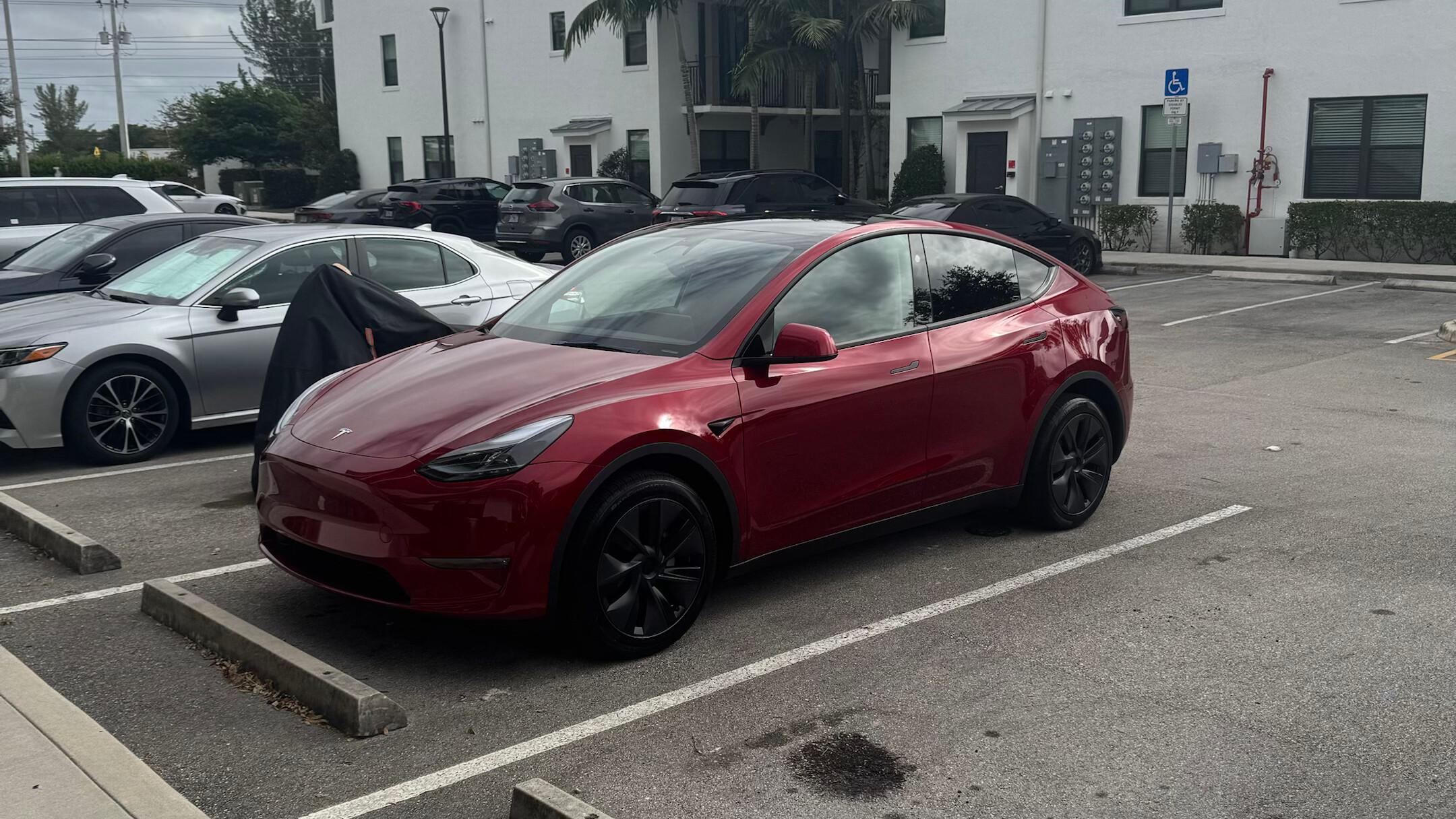 Tesla Model Y 2025 in Pembroke Pines, FL