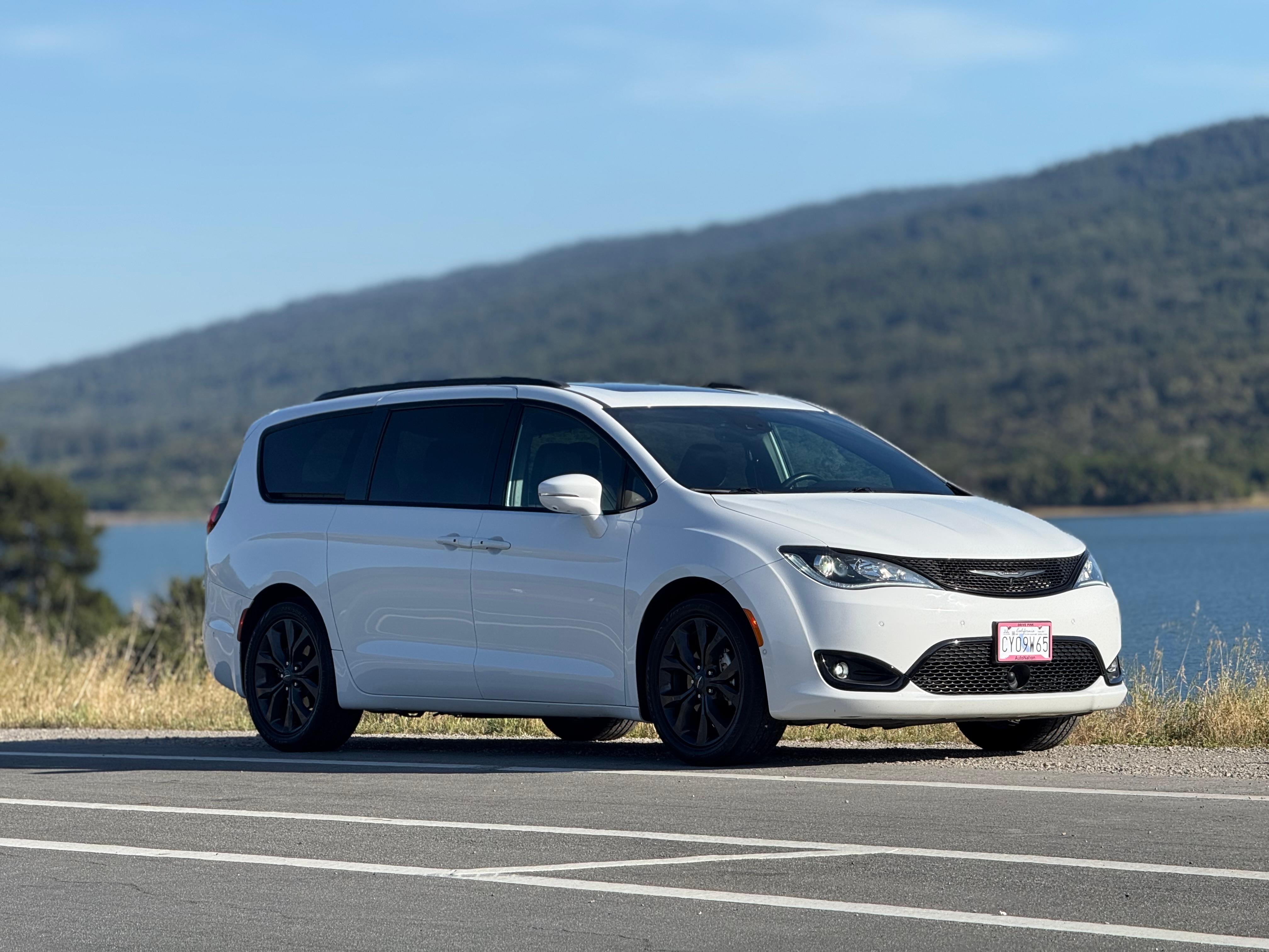 Chrysler Pacifica 2019 in San Bruno, CA