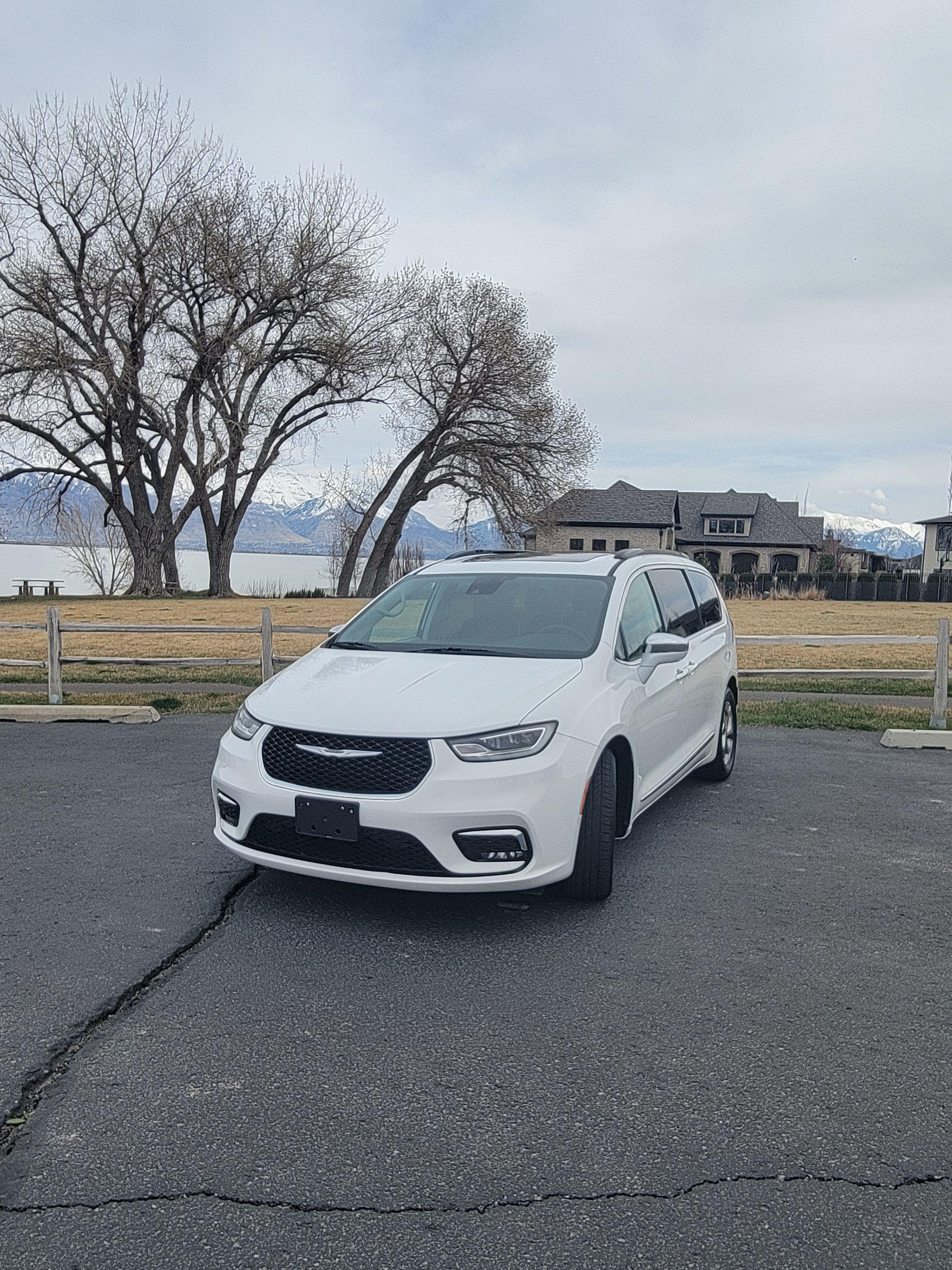 Chrysler Pacifica 2022 in 