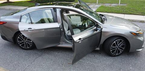 Toyota Camry Hybrid 2026