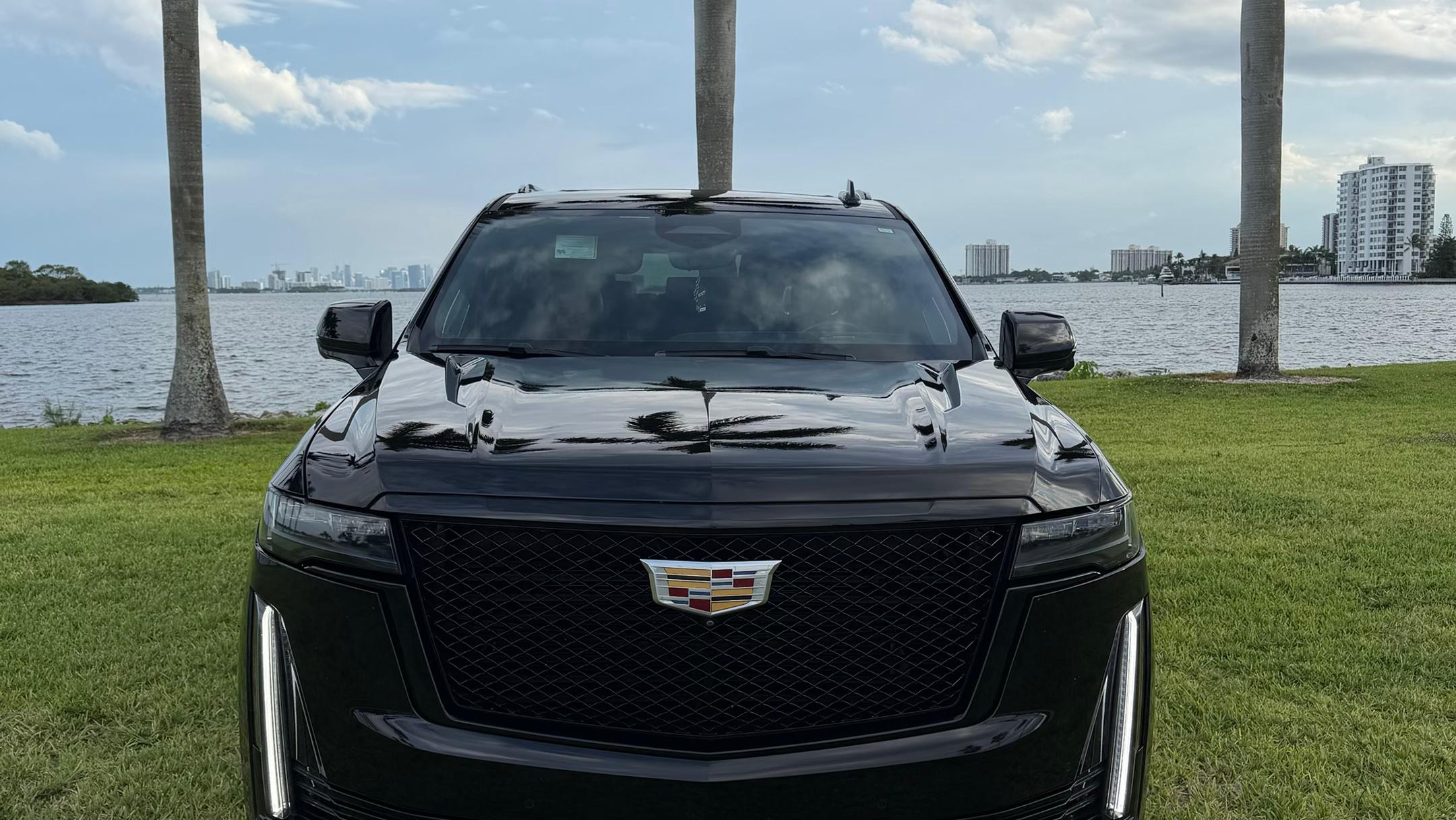 Cadillac Escalade ESV 2021 in 
