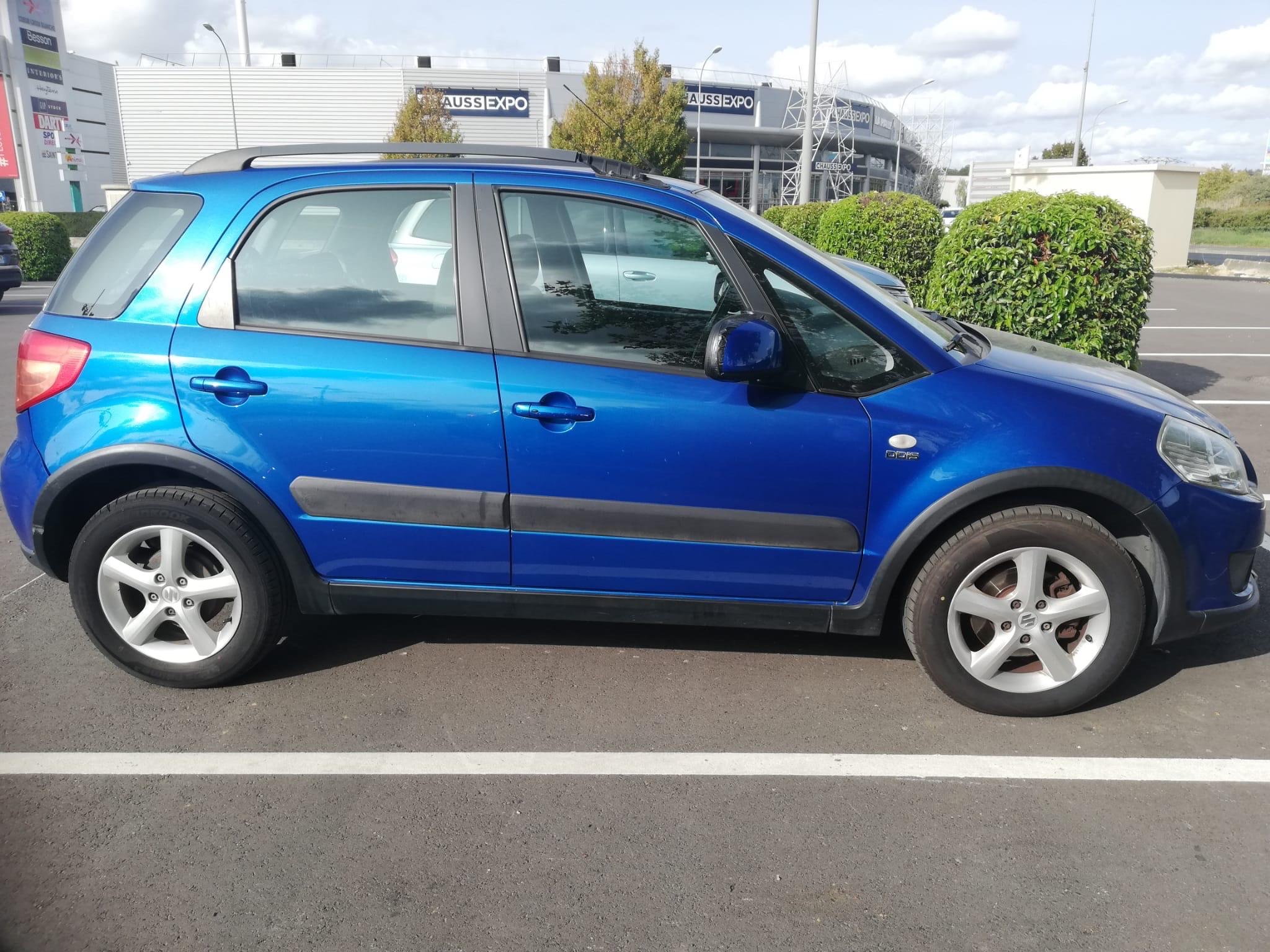Suzuki SX4 2011 à Montrouge