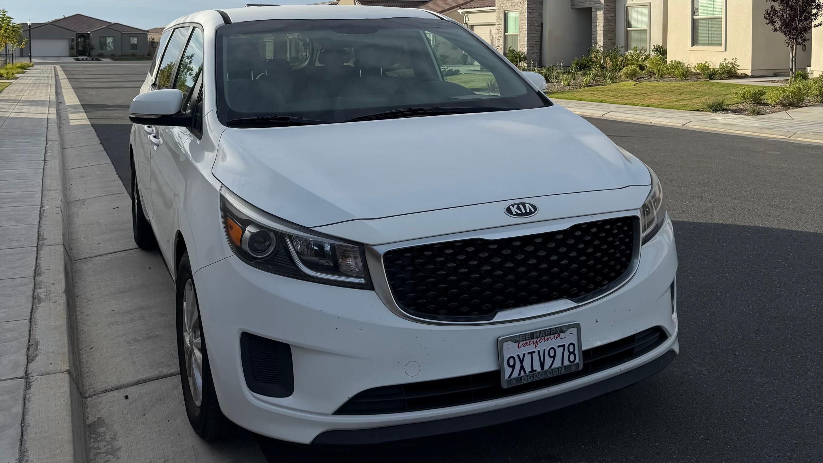 Kia Sedona 2017 in Fresno, CA