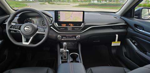 Nissan Altima 2025