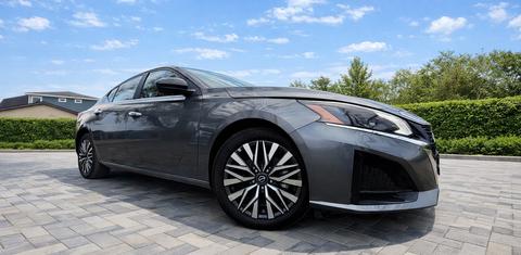 Nissan Altima 2025