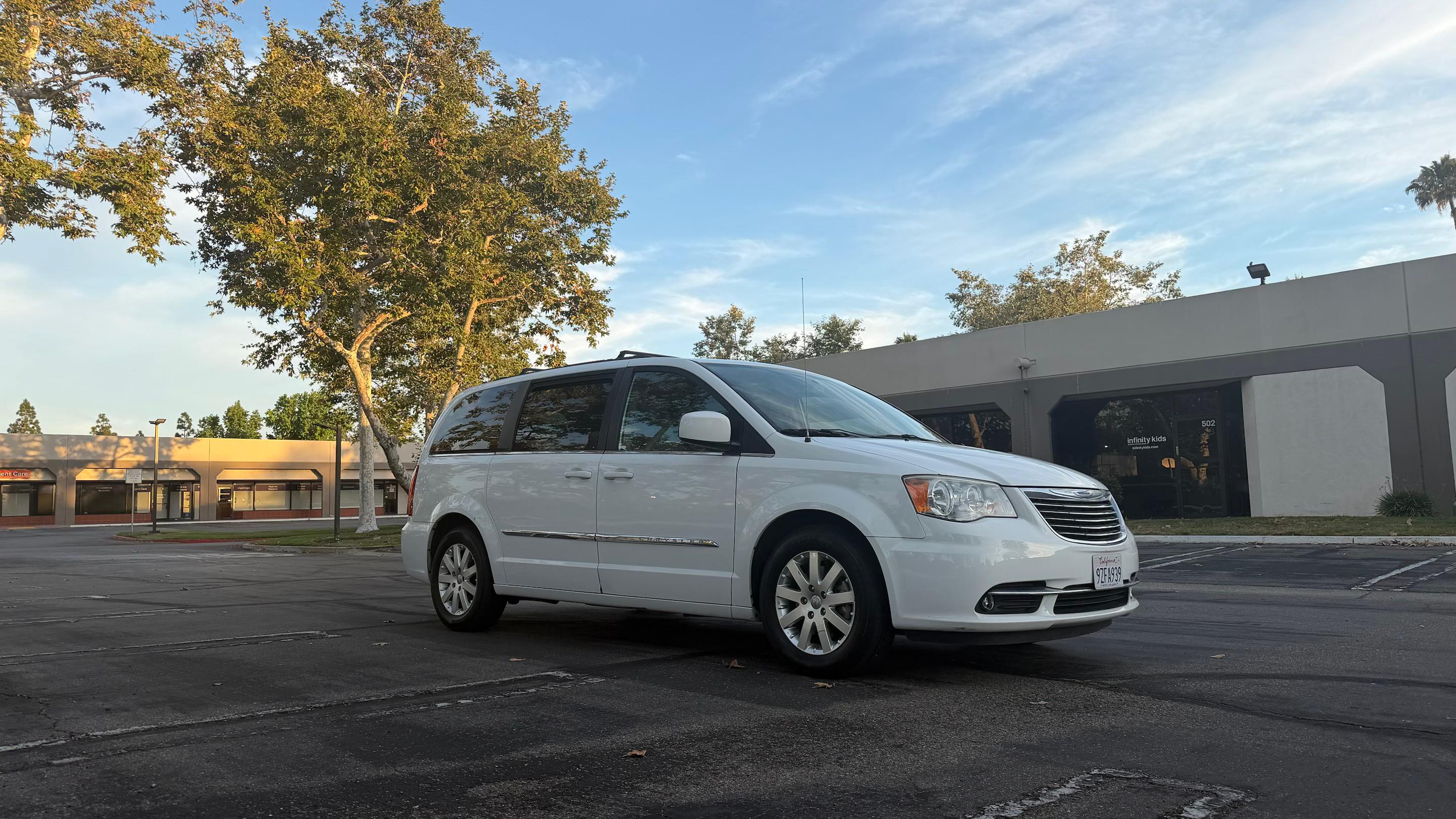 Chrysler Town & Country 2014 in Lake Forest, CA