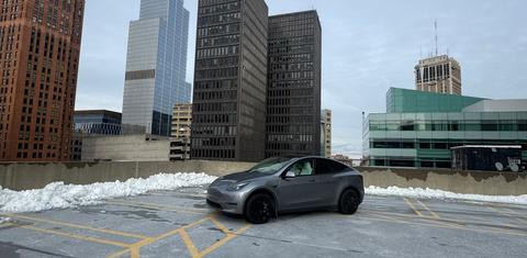 Tesla Model Y 2024