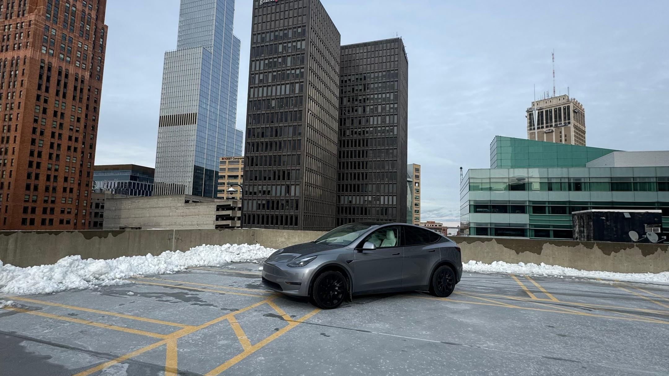 Tesla Model Y 2024 in Detroit, MI
