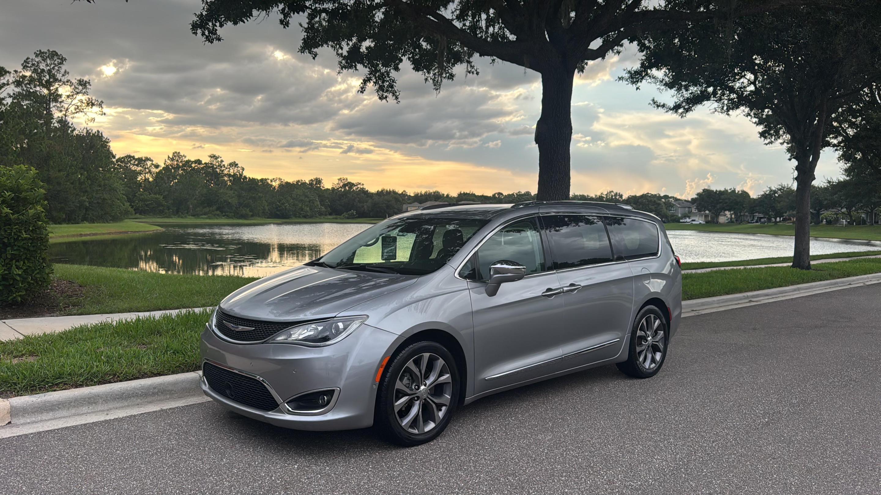 Chrysler Pacifica 2019 in Windermere, FL