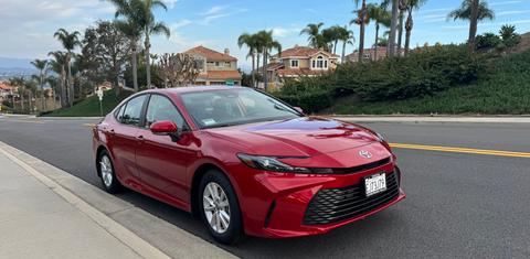 Toyota Camry Hybrid 2026