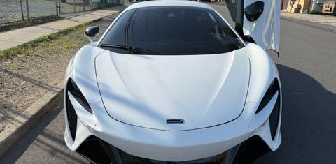 McLaren Artura 2026
