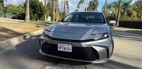 Toyota Camry Hybrid 2025