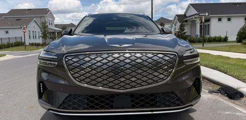 Genesis Electrified GV70 2025