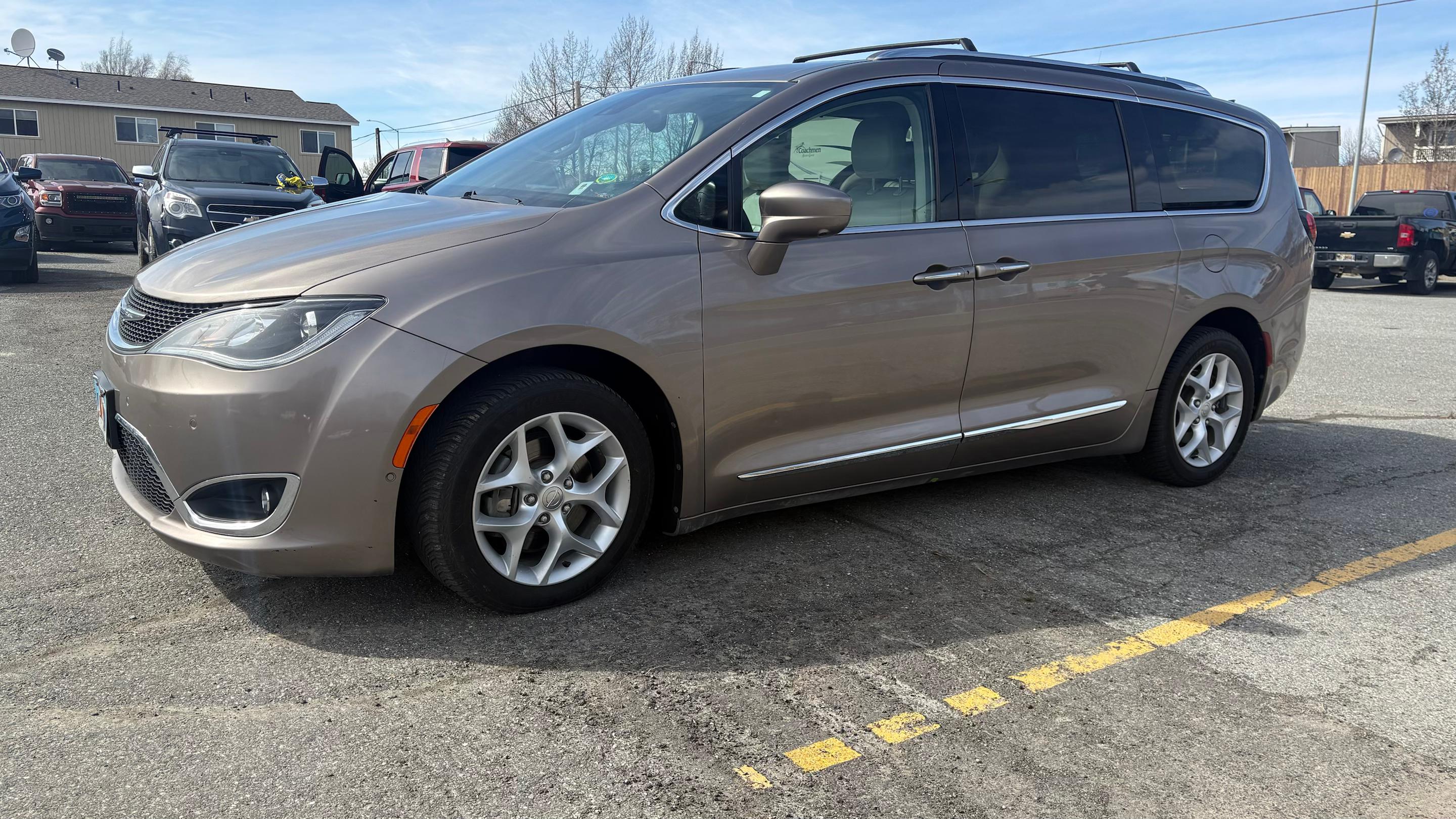 Chrysler Pacifica 2017 in Anchorage, AK
