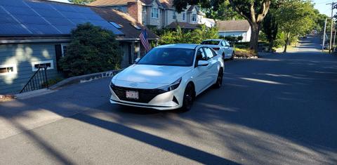 Hyundai Elantra 2022