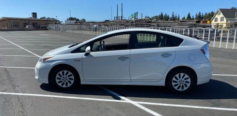 Toyota Prius Plug-In 2013