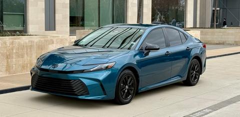 Toyota Camry Hybrid 2025