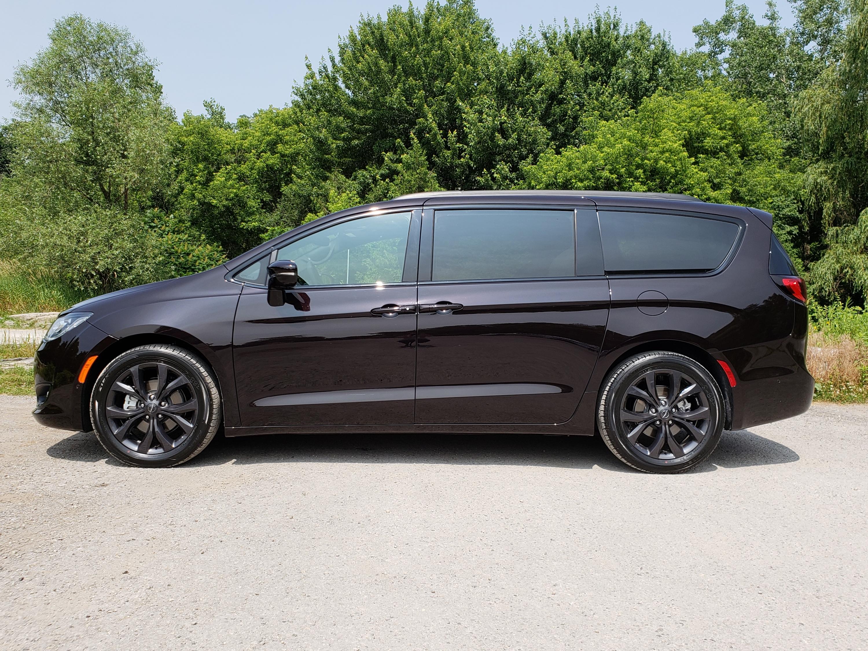 Chrysler Pacifica 2020 in Evergreen Park, IL