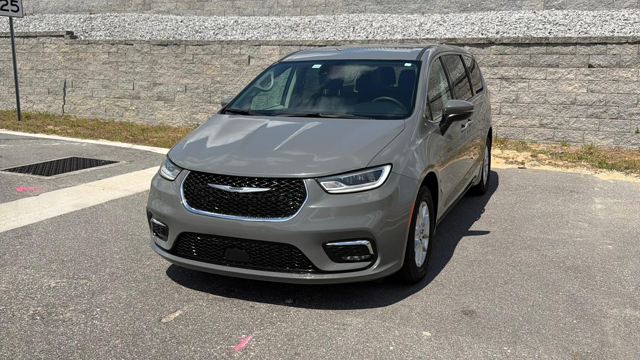 Chrysler Pacifica 2023 in 