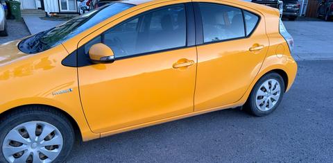 Toyota Prius c 2014