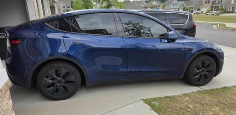 Tesla Model Y 2025