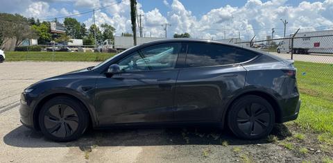 Tesla Model Y 2026