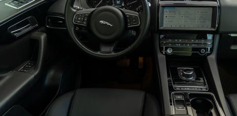 Jaguar F-PACE 2020