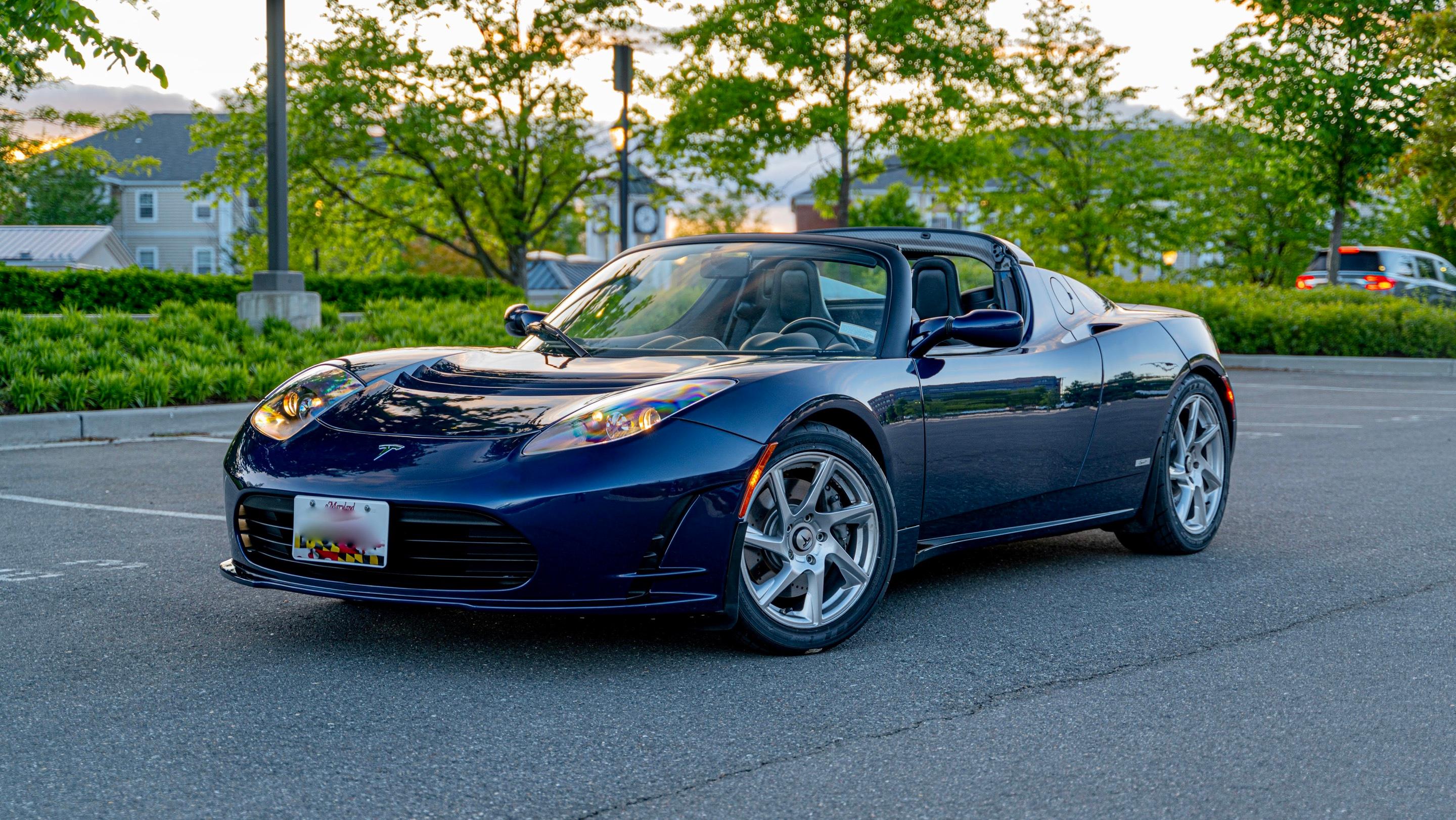 Tesla Roadster 2011 in Rockville, MD