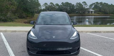Tesla Model Y 2025