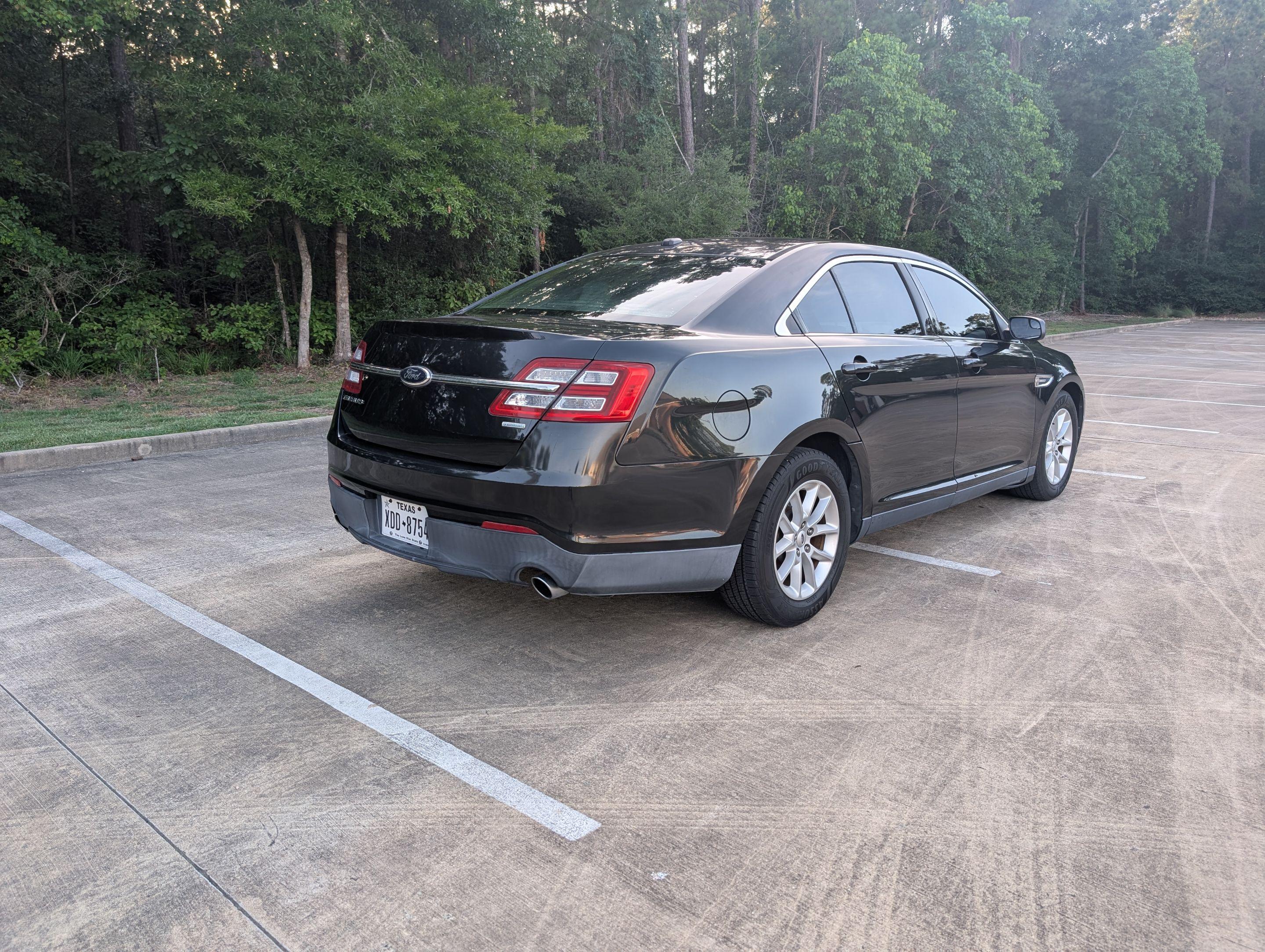 Ford Taurus 2013 in Houston, TX