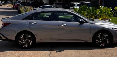 Hyundai Elantra 2025