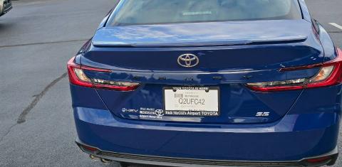 Toyota Camry Hybrid 2026