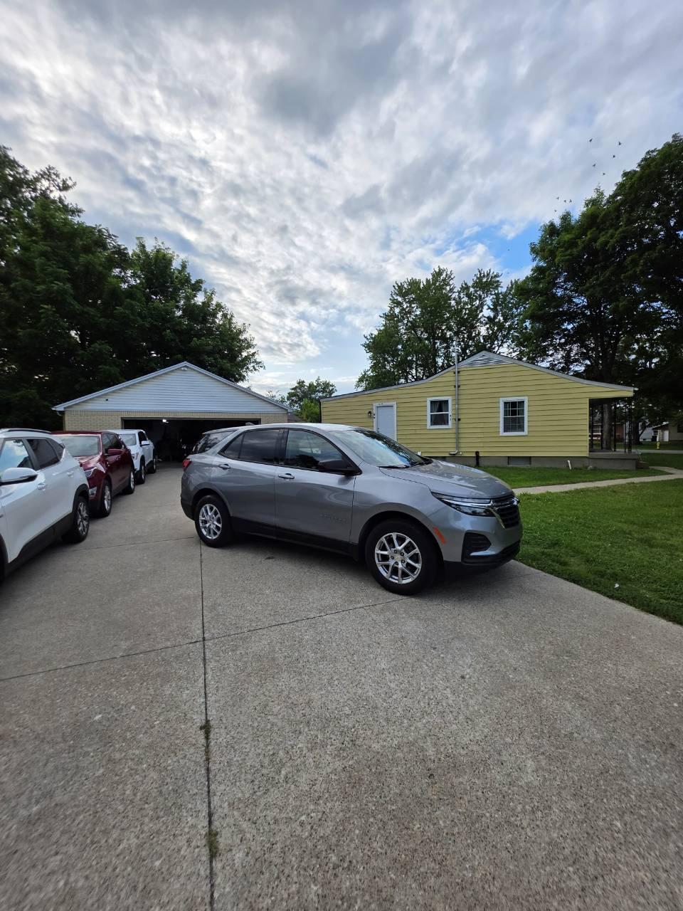 Chevrolet Equinox 2023 in Louisville, KY