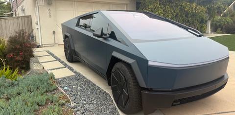 Tesla Cybertruck 2026