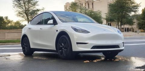 Tesla Model Y 2025