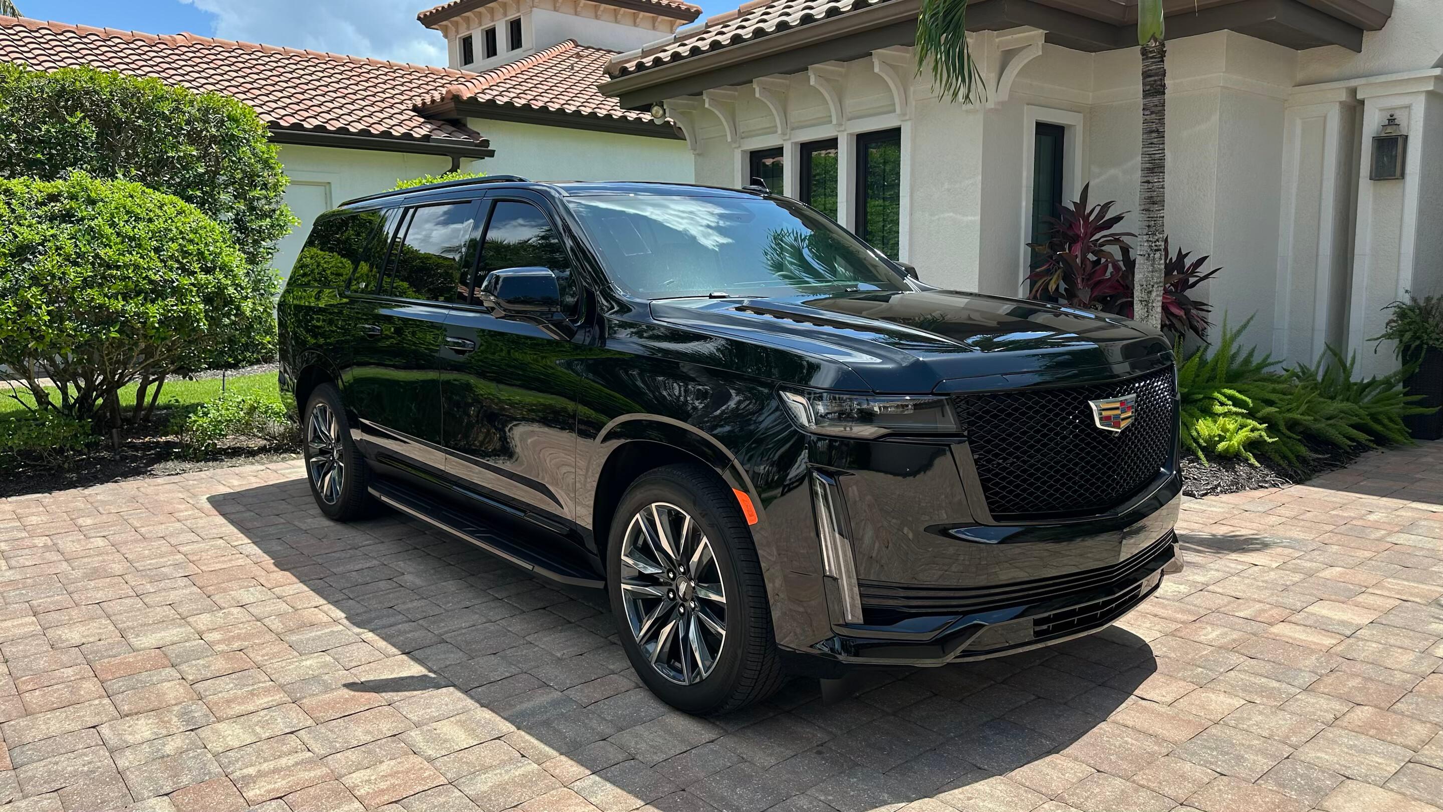 Cadillac Escalade ESV 2024 in 